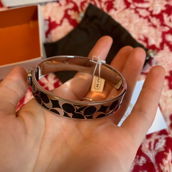 Coach Hinge Bangle - A Classic Bracelet! Never Worn. Enamel black and silver. - Picture 10 of 10